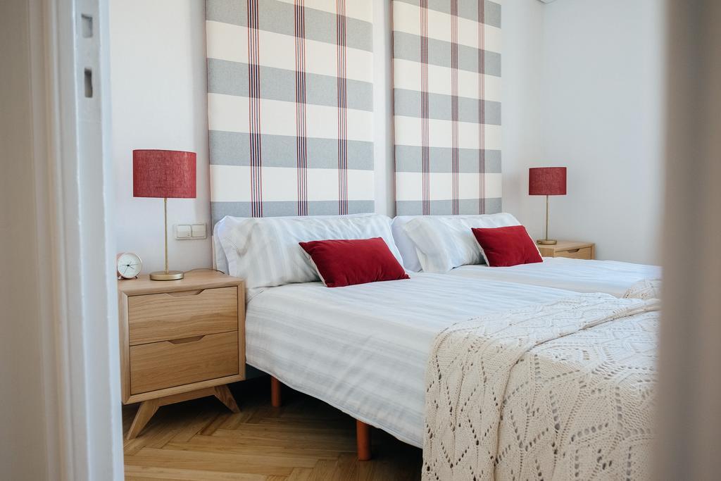Appartement avec 5 chambre Madrid Extérieur photo