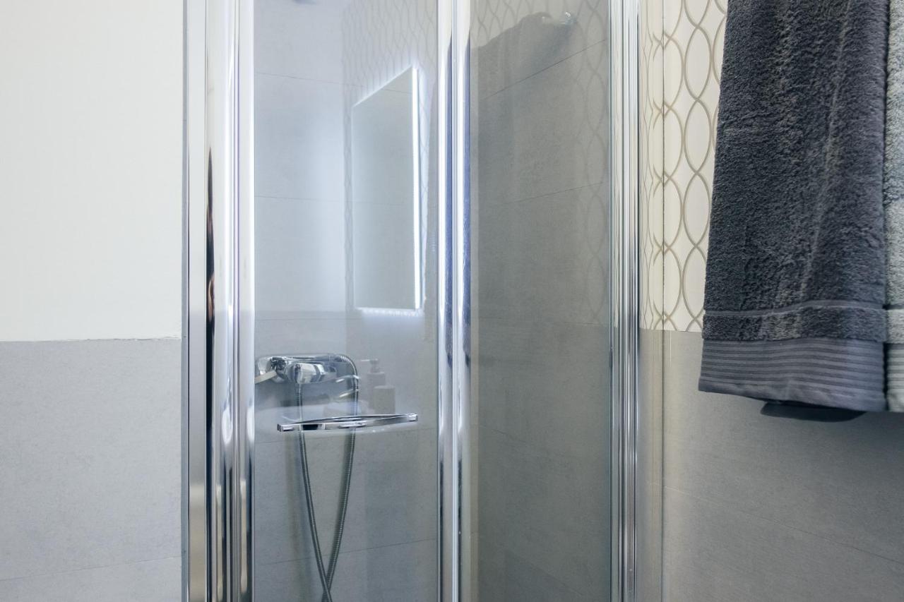 Appartement avec 5 chambre Madrid Extérieur photo